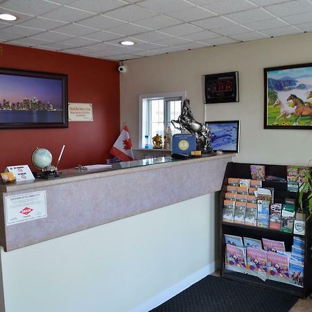 Lincoln Motel Sturgeon Falls Buitenkant foto