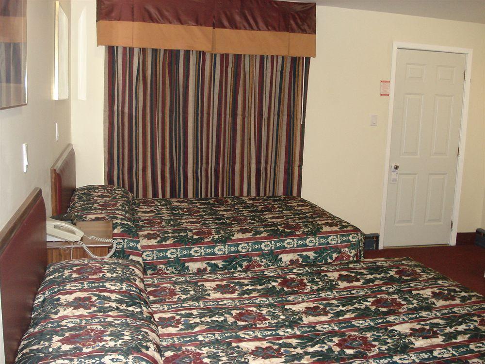 Lincoln Motel Sturgeon Falls Buitenkant foto