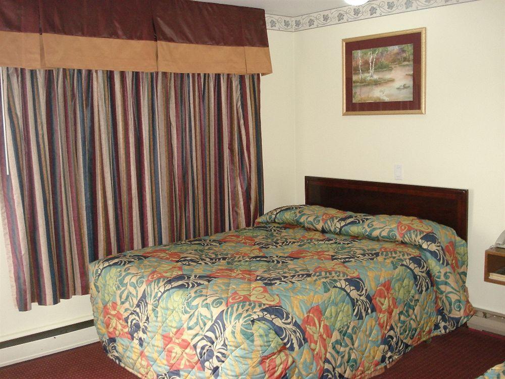 Lincoln Motel Sturgeon Falls Buitenkant foto