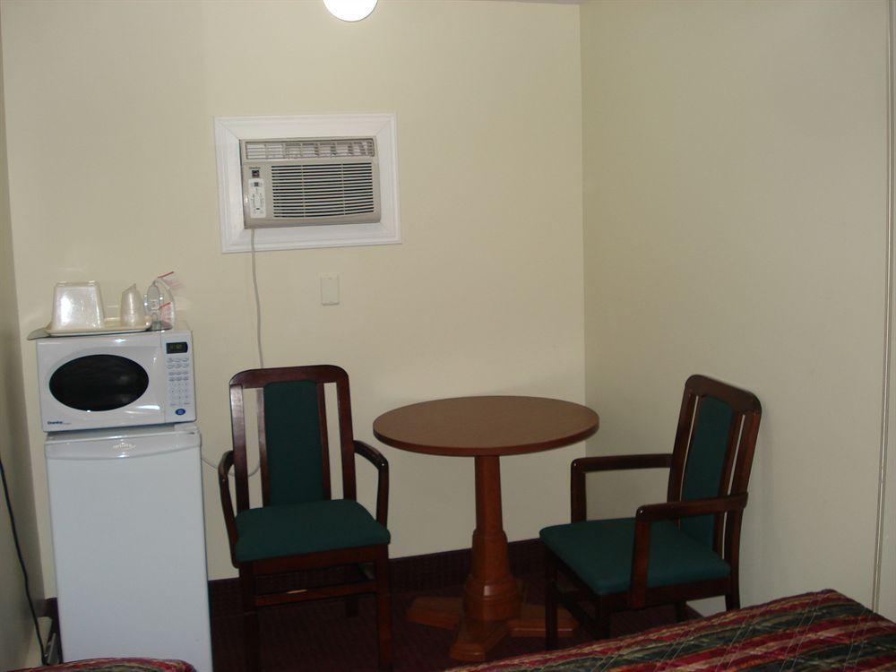 Lincoln Motel Sturgeon Falls Buitenkant foto