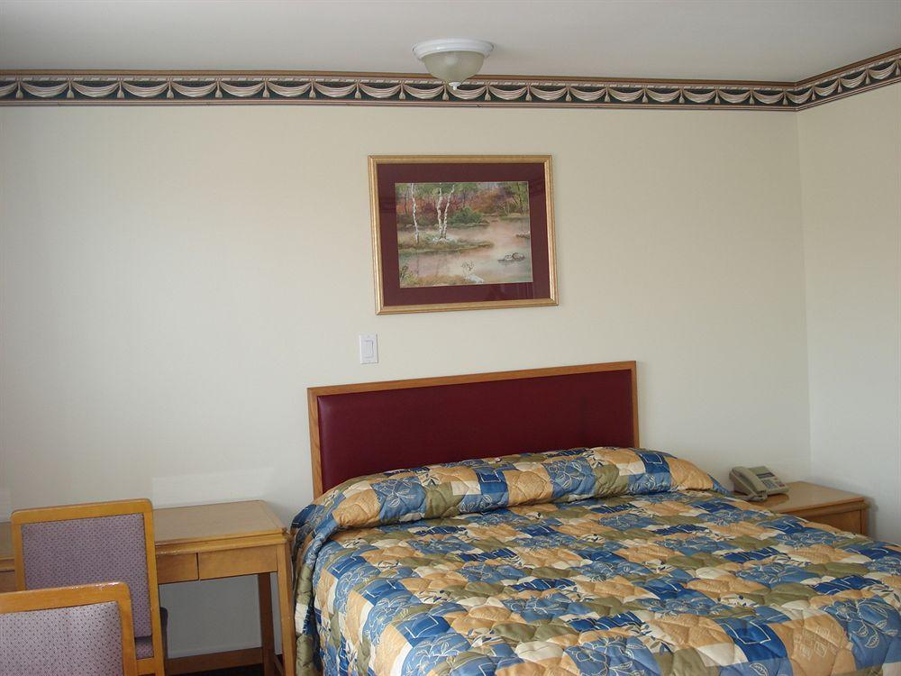 Lincoln Motel Sturgeon Falls Buitenkant foto