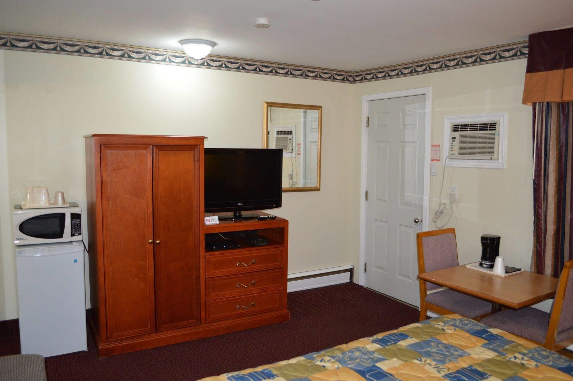 Lincoln Motel Sturgeon Falls Buitenkant foto