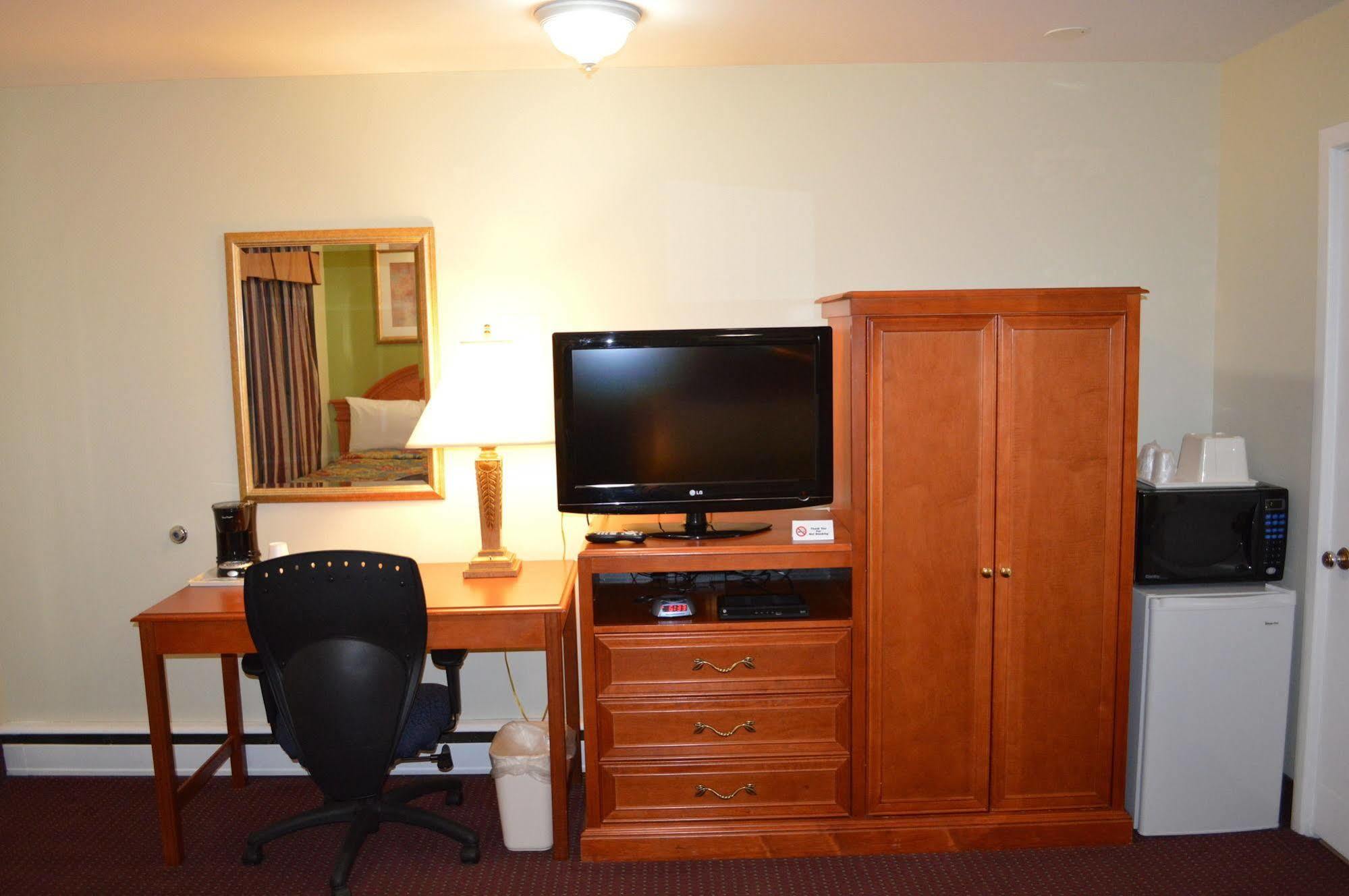 Lincoln Motel Sturgeon Falls Buitenkant foto