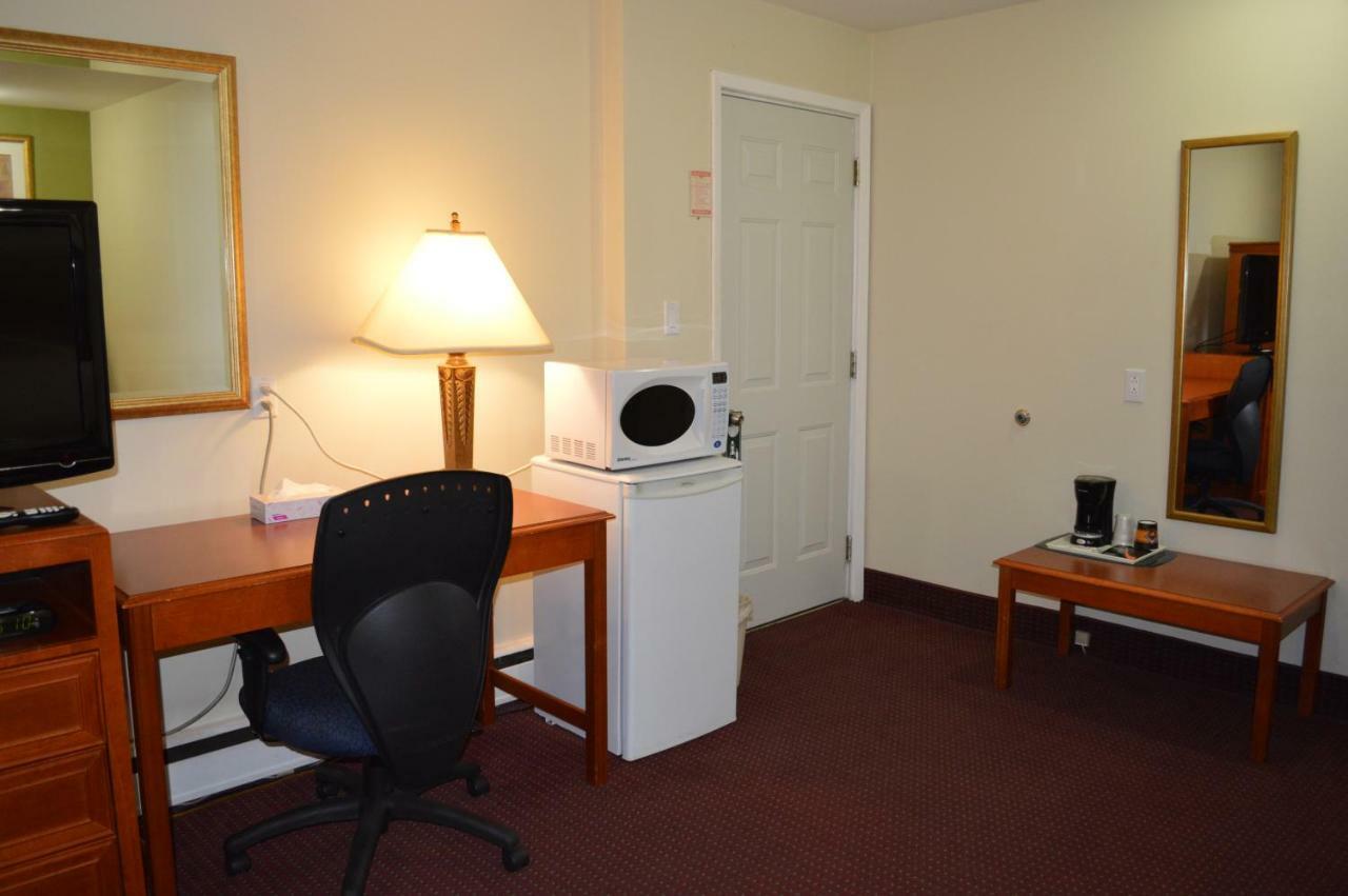 Lincoln Motel Sturgeon Falls Buitenkant foto