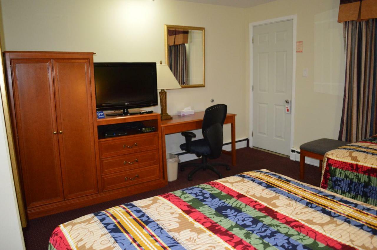Lincoln Motel Sturgeon Falls Buitenkant foto